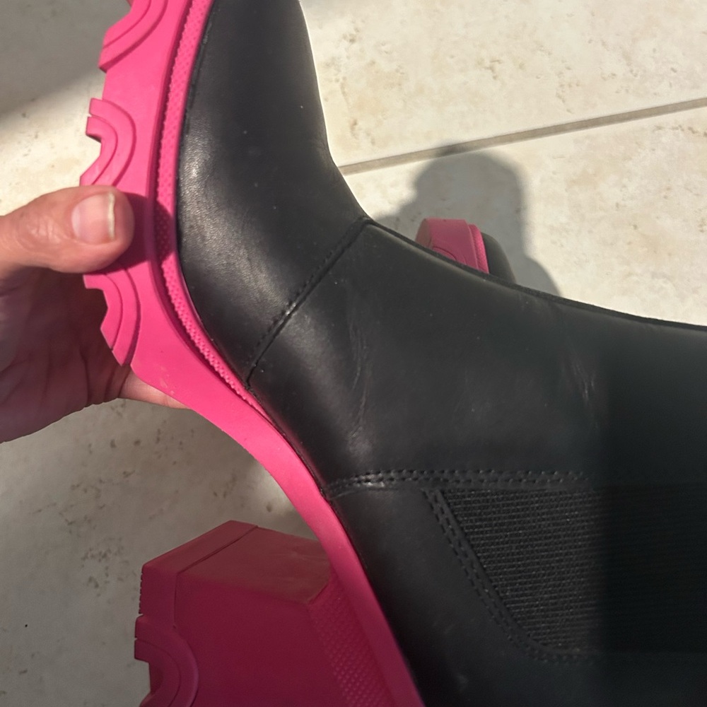 Sorel Brex Chelsea Neon Pink Boot - Picture 6 of 8